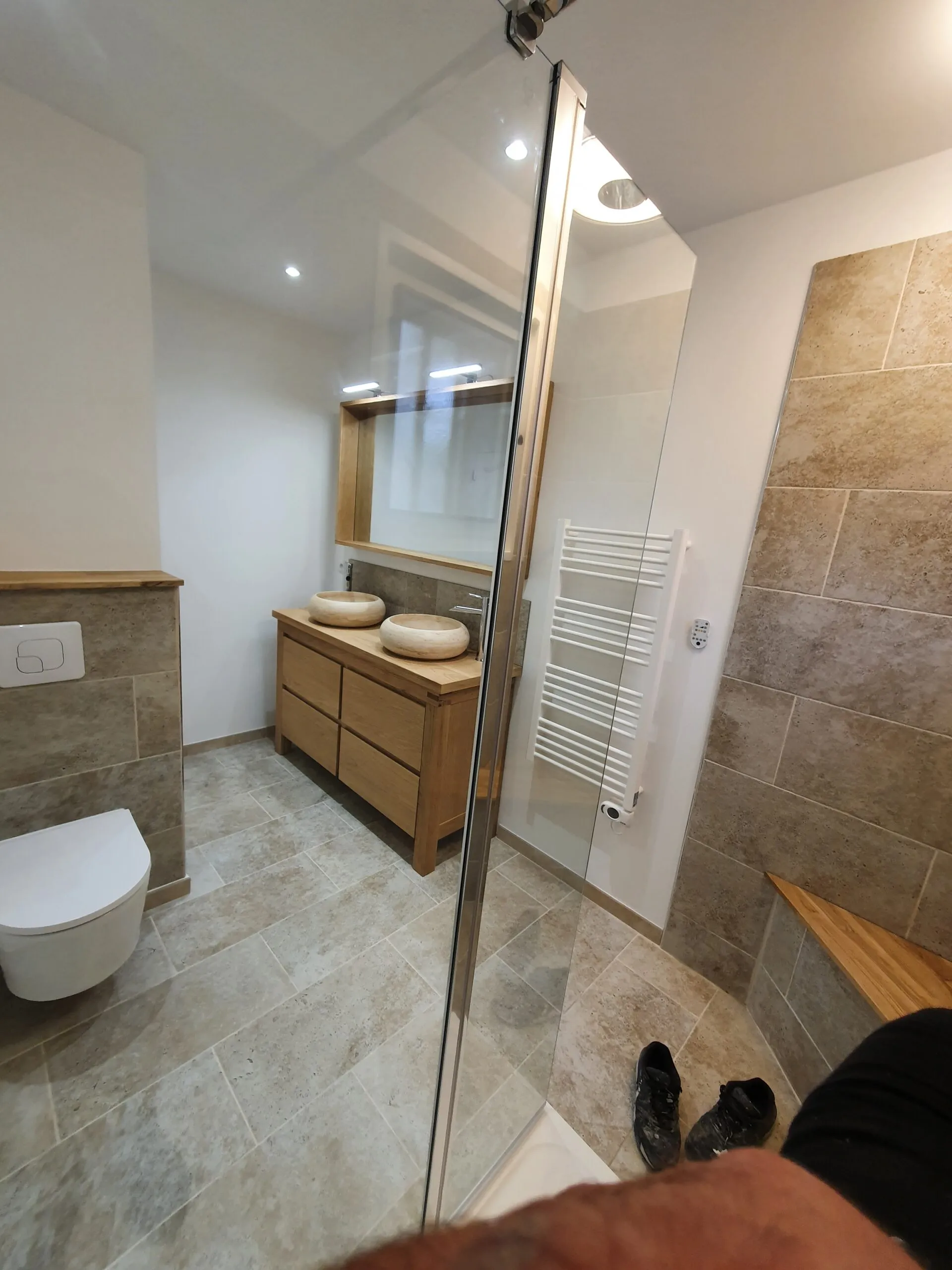 Rénovation d’une salle de bains en travertin